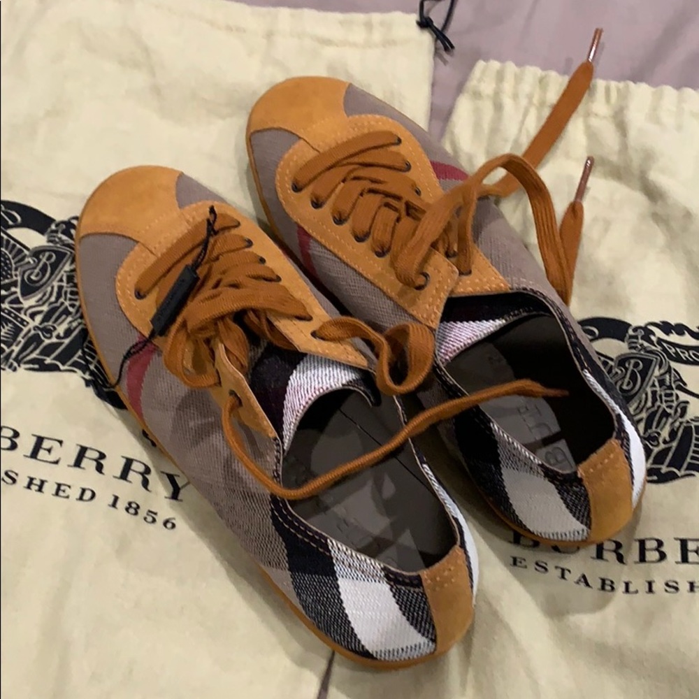 Burberry women shoes